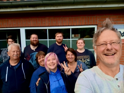 Gruppenselfi unmittelbar nach Prüfung